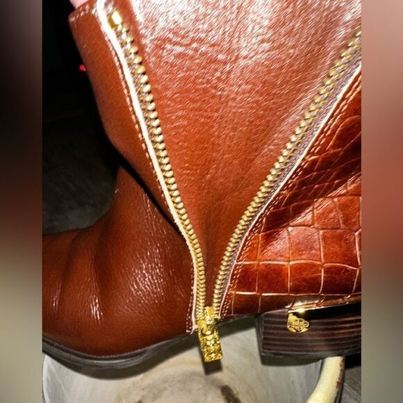 Isola Daylin Bootie sz 7 EUC - Picture 5 of 12